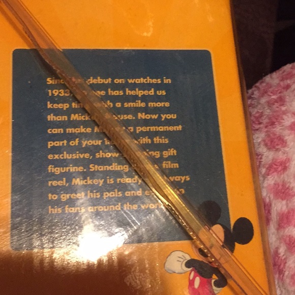 Vintage Minnie Mouse watch with figurine - Picture 3 of 6